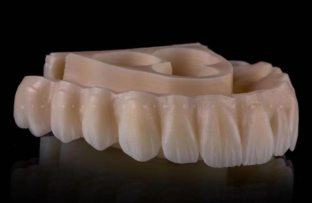 ความโปร่งแสง 43%-57% ความแข็งแรงในการดัดงอ 700-1200 MPa YUCERA Dental ระบบเปิด 98 มม. CAD/CAM 4D Pro Multilayer Zirconia Block