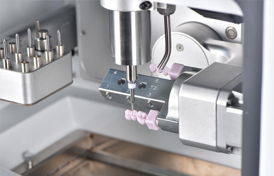 YUCERA-6X 5Axis Lithium Disilicate and Titanium Columns Cad Cam Dental Milling Machine