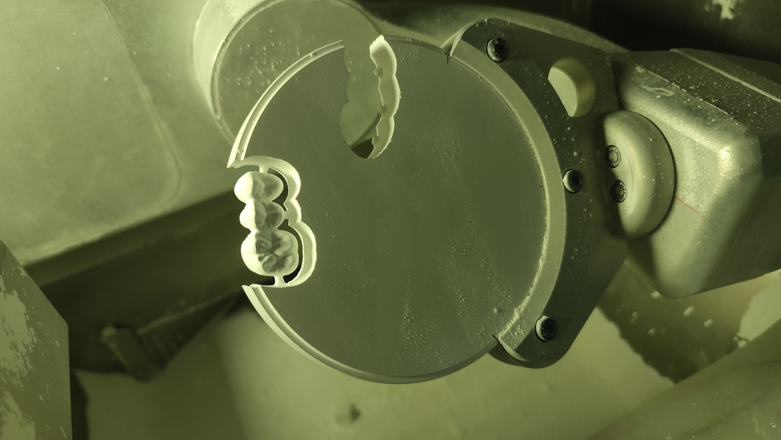 ราคาโรงงานต่ำสุด CAD CAM 5 แกน เครื่องกัดแห้ง เครื่องกัดทันตกรรมแบบ Chairside สำหรับ Zirconia, PMMA, WAX