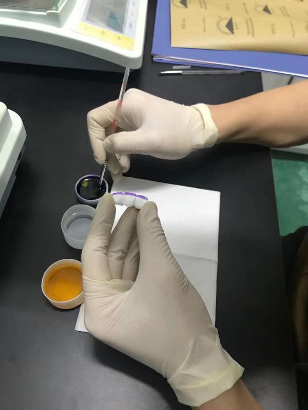 ชุดย้อมสีเซรามิกเซอร์โคเนีย 18 สี Yucera Unique Smile Solutions Natural Glow สำหรับการสร้างสรรค์ในห้องปฏิบัติการทันตกรรม