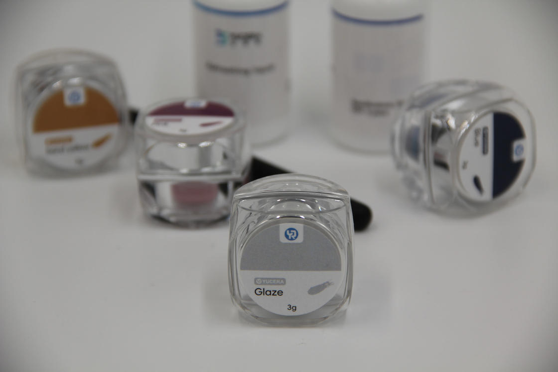 ชุดย้อมสีเซรามิกเซอร์โคเนีย 18 สี Yucera Smile Solutions Natural Glow สำหรับการสร้างสรรค์ห้องปฏิบัติการทันตกรรม